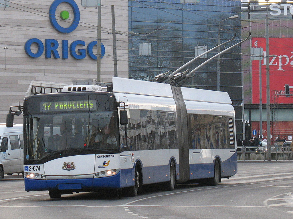 2-674 runs on Stacijas Square. 27.01.2008. Photo: Aleksandrs Grigorjevs.